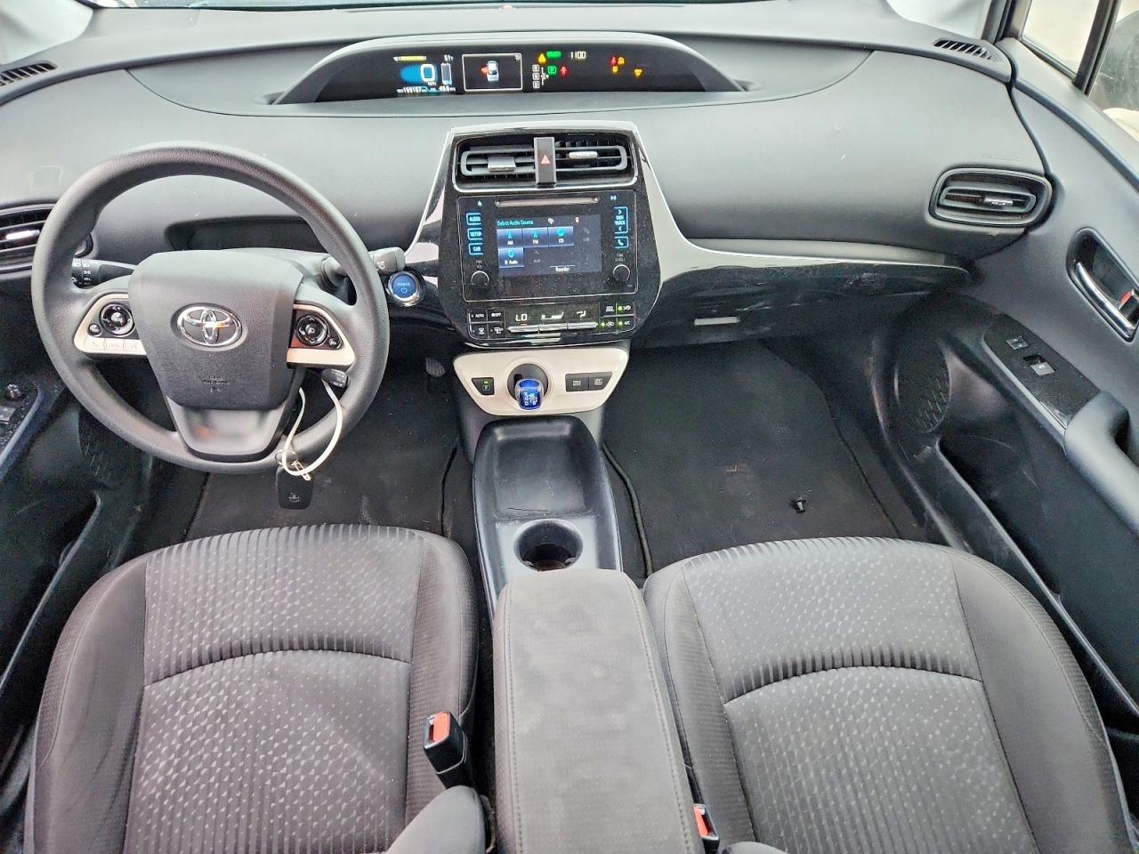 2016 TOYOTA PRIUS photo 8