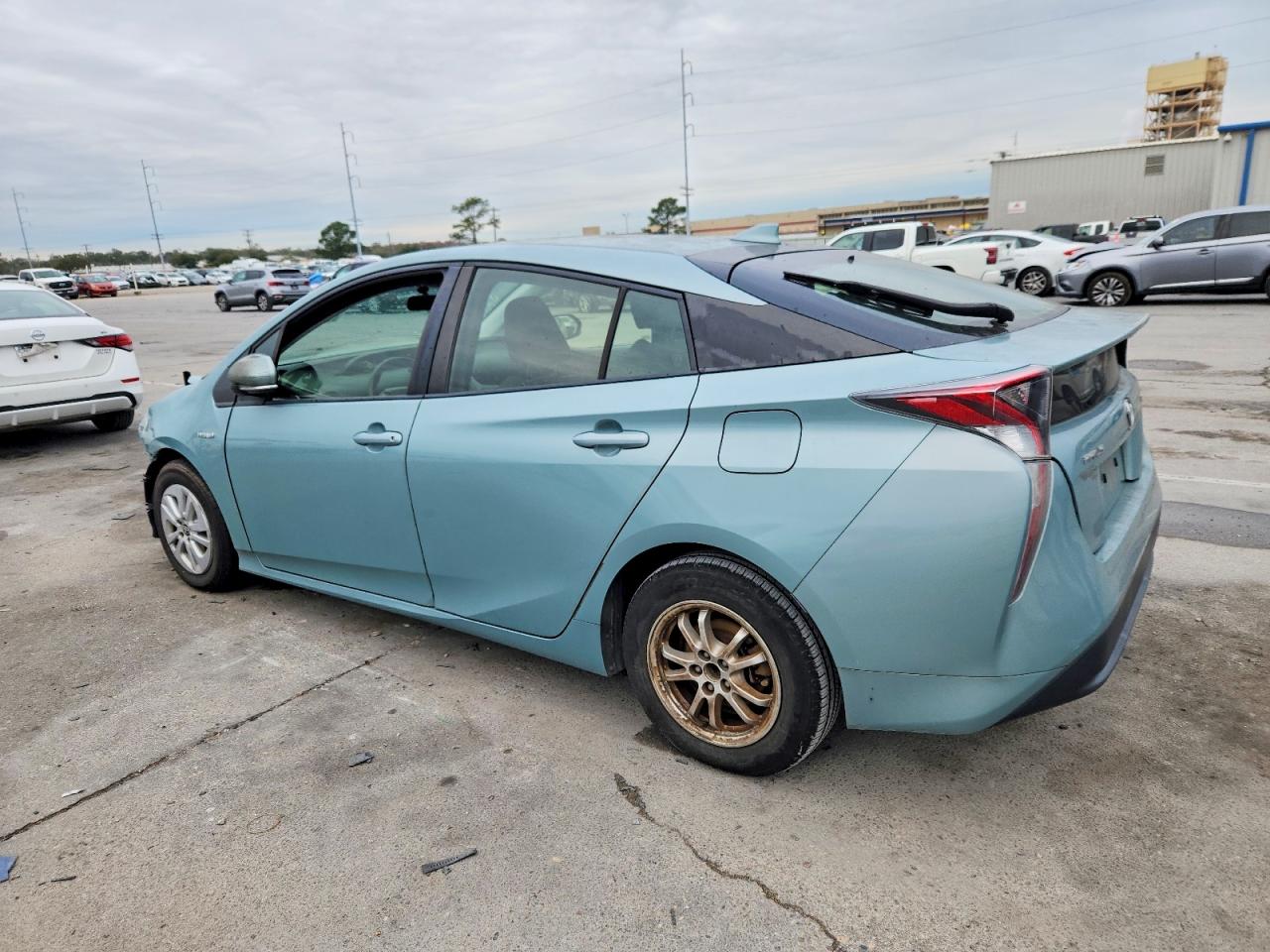 2016 TOYOTA PRIUS photo 2