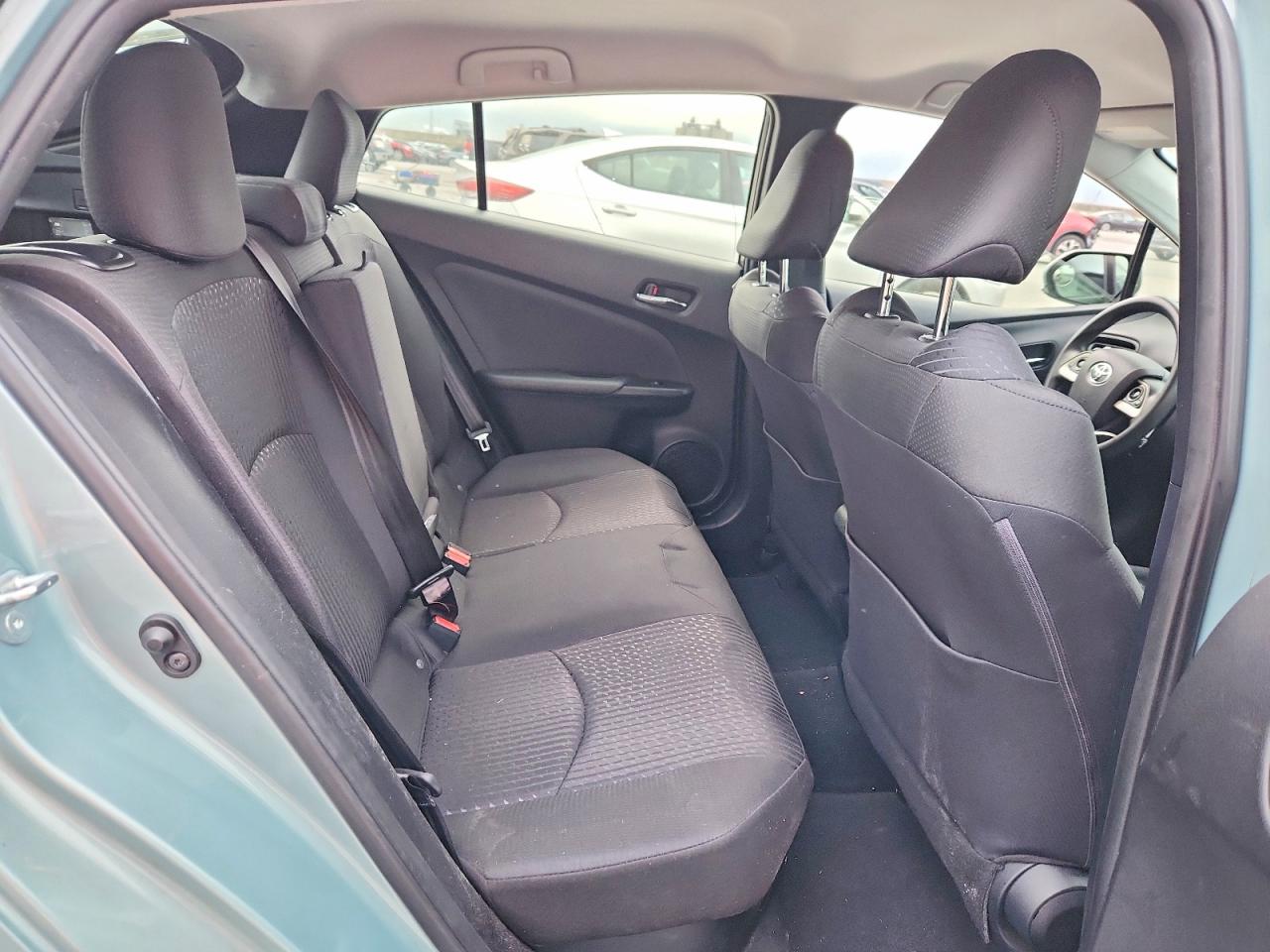 2016 TOYOTA PRIUS photo 10
