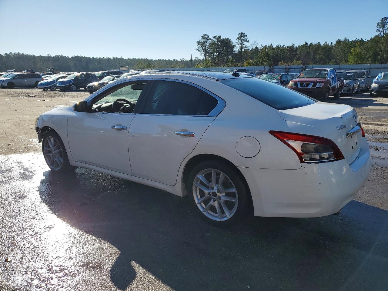 2010 NISSAN MAXIMA S photo 2