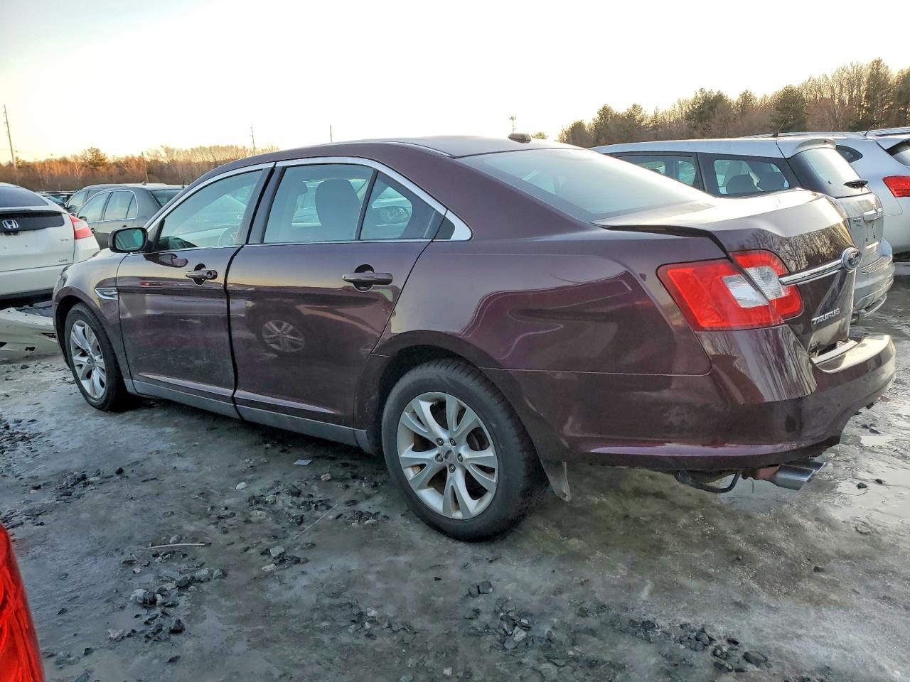 2011 FORD TAURUS SEL photo 2