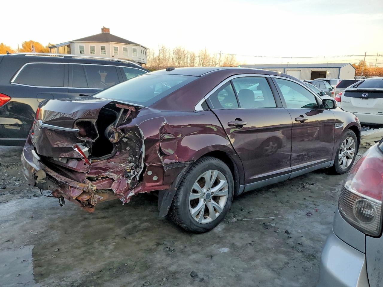 2011 FORD TAURUS SEL photo 3