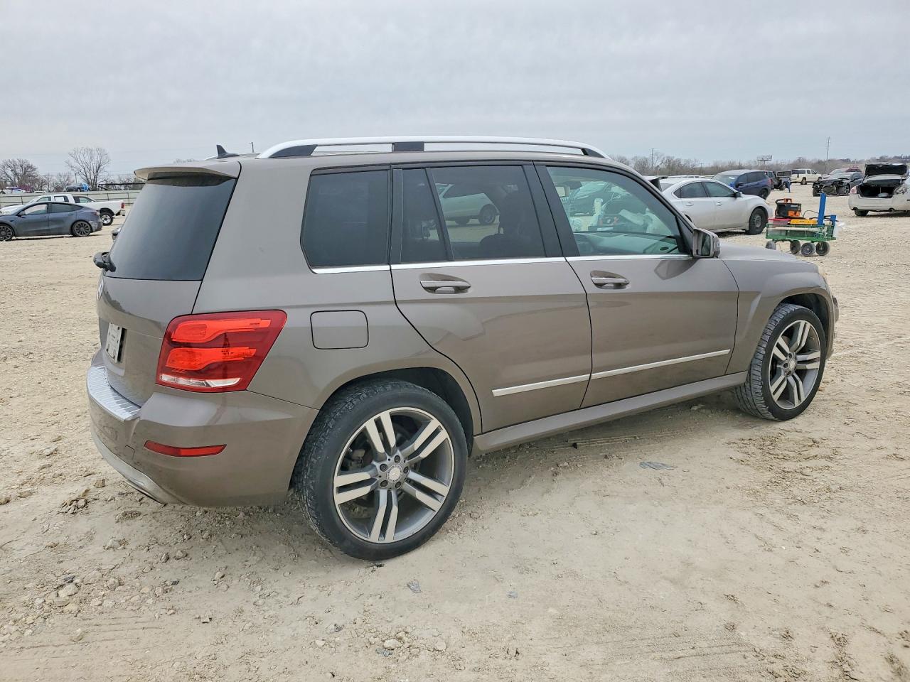 2015 MERCEDES-BENZ GLK 350 photo 3
