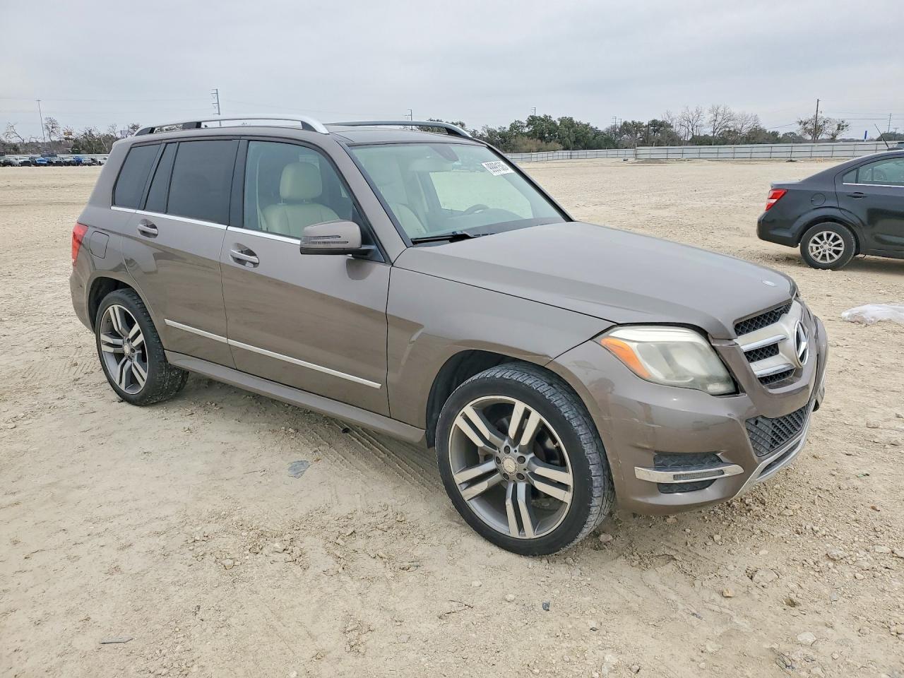 2015 MERCEDES-BENZ GLK 350 photo 4