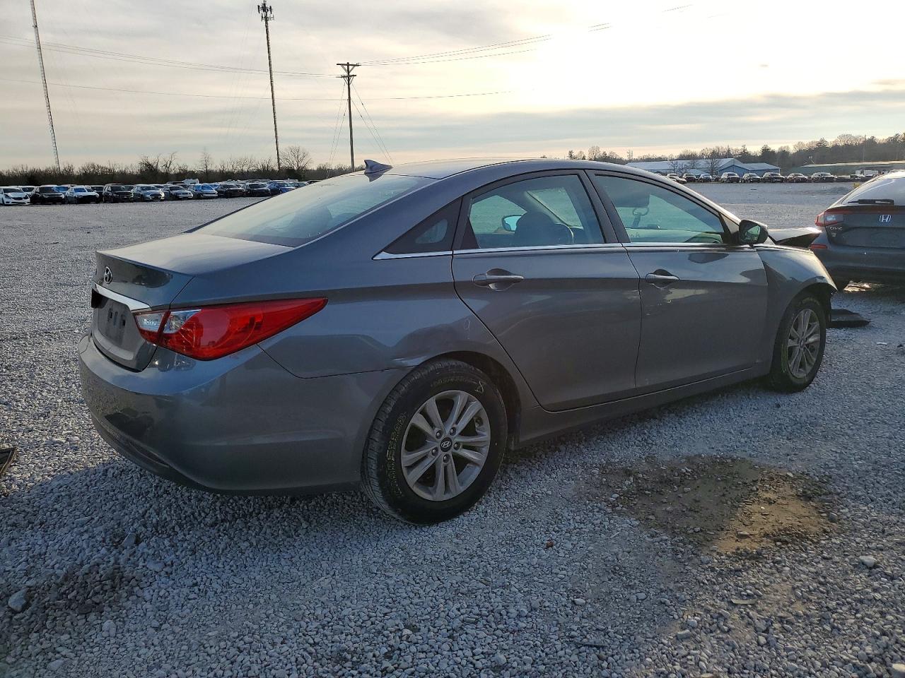 2013 HYUNDAI SONATA GLS photo 3