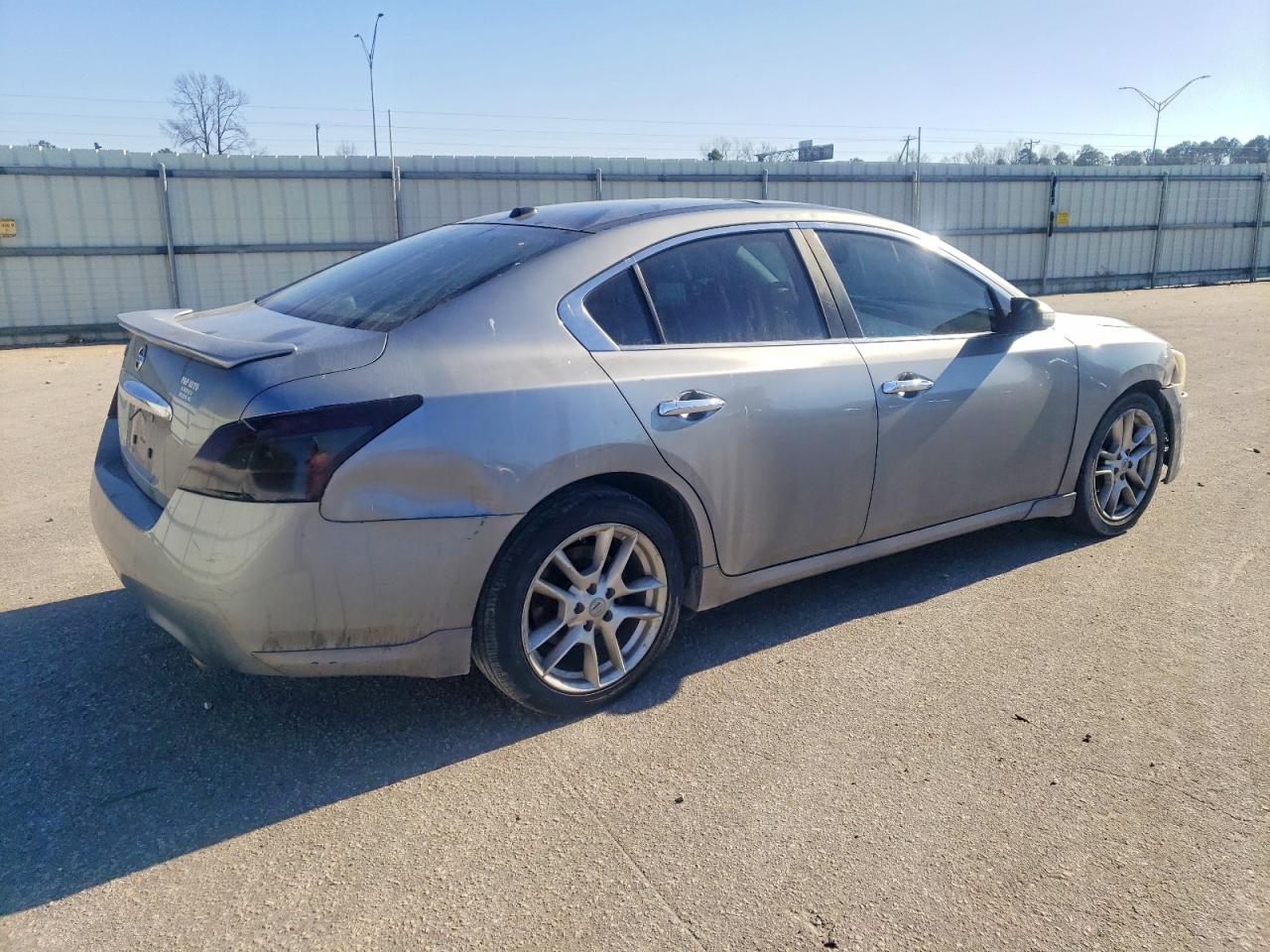 2009 NISSAN MAXIMA S photo 3