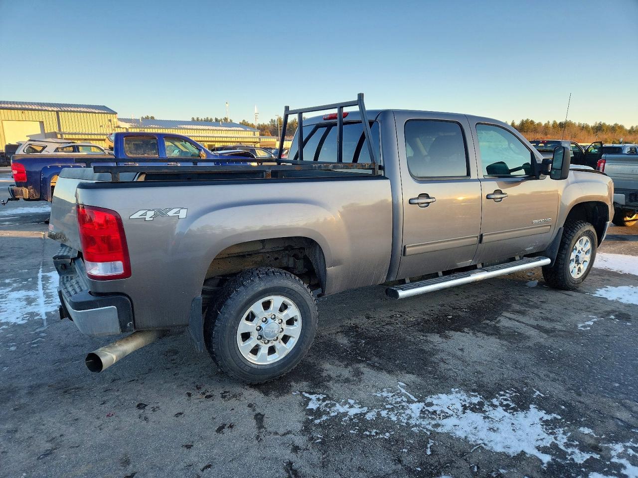 2012 GMC SIERRA K3500 SLT photo 3