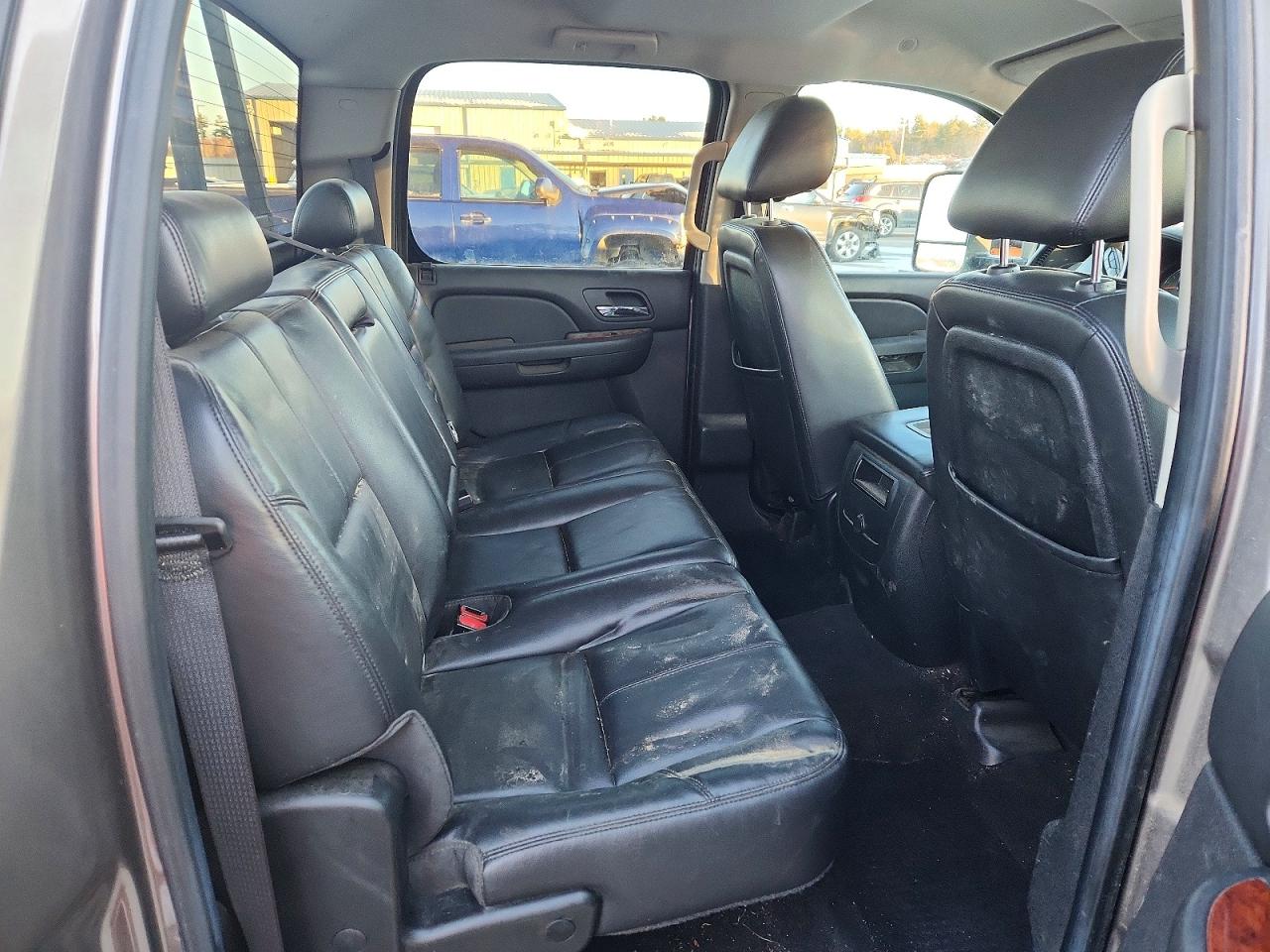 2012 GMC SIERRA K3500 SLT photo 10