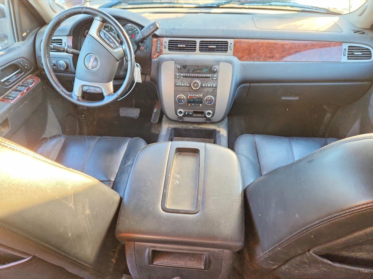 2012 GMC SIERRA K3500 SLT photo 8