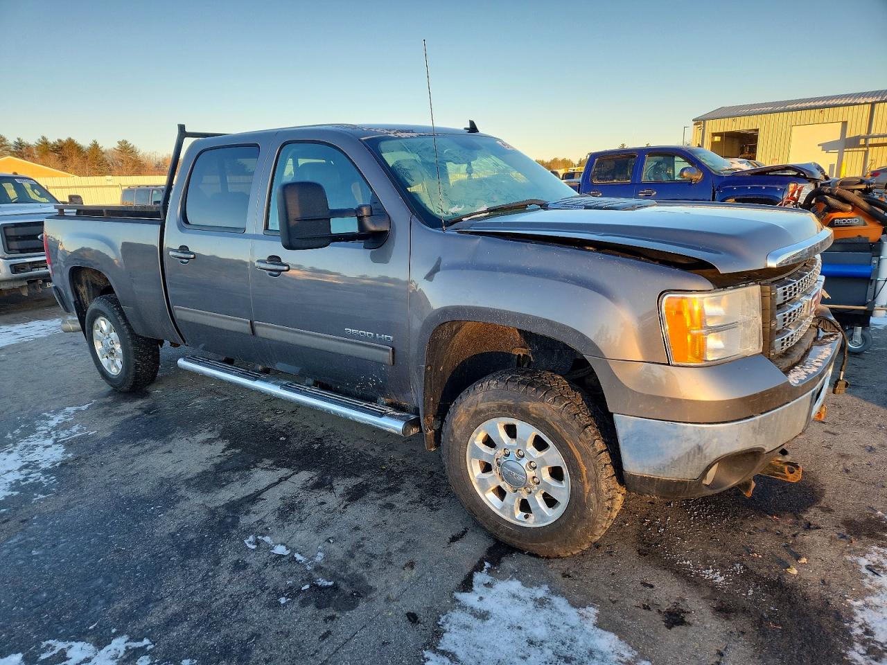 2012 GMC SIERRA K3500 SLT photo 4