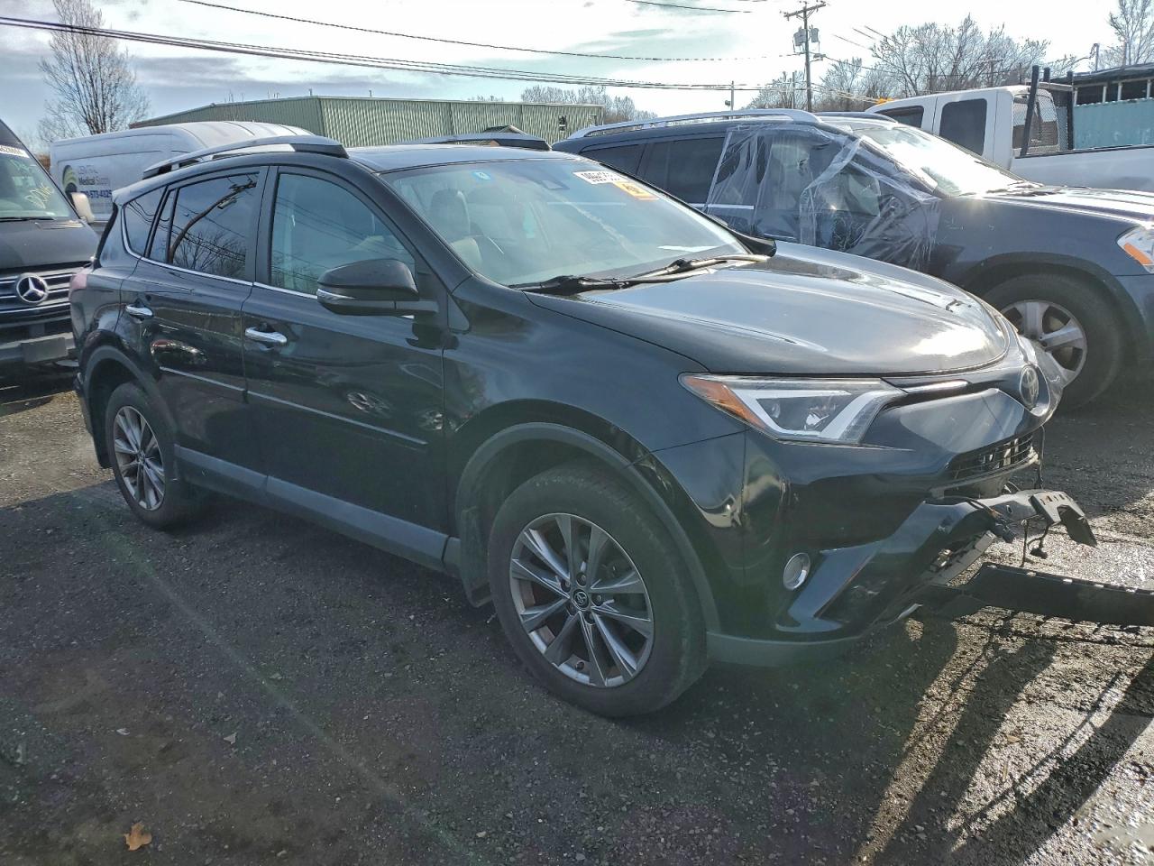 2017 TOYOTA RAV4 LIMITED photo 4