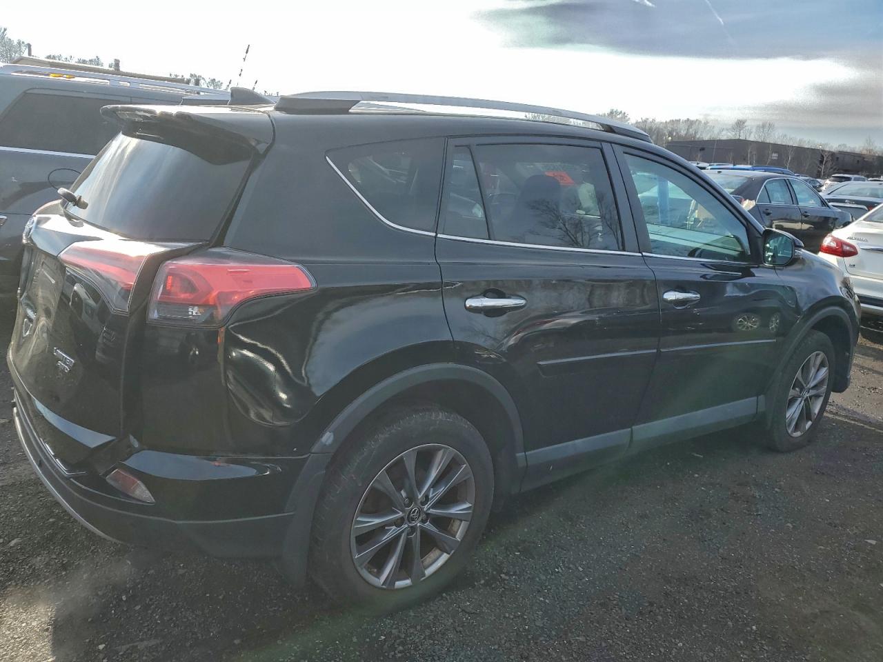 2017 TOYOTA RAV4 LIMITED photo 3