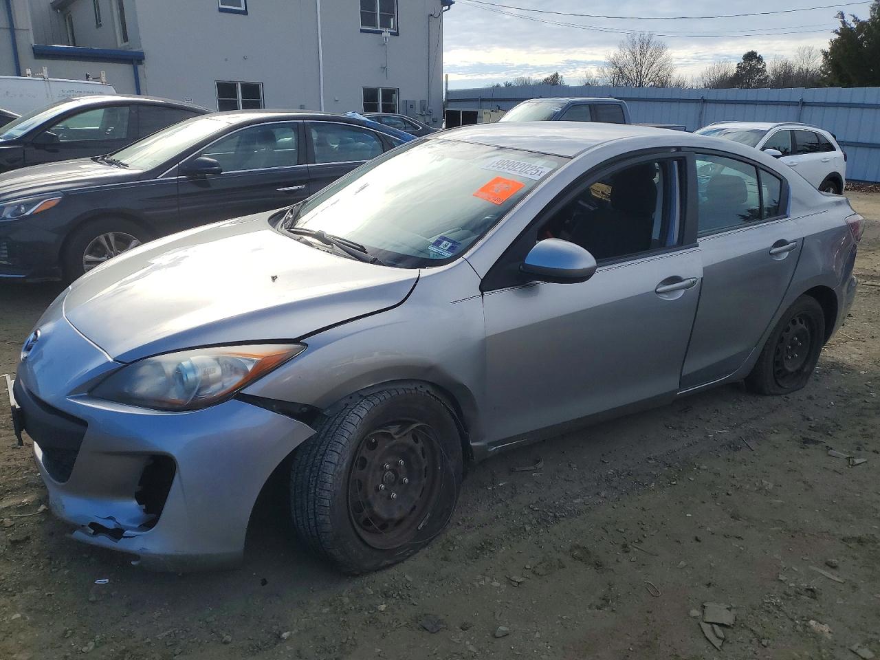 2013 MAZDA 3