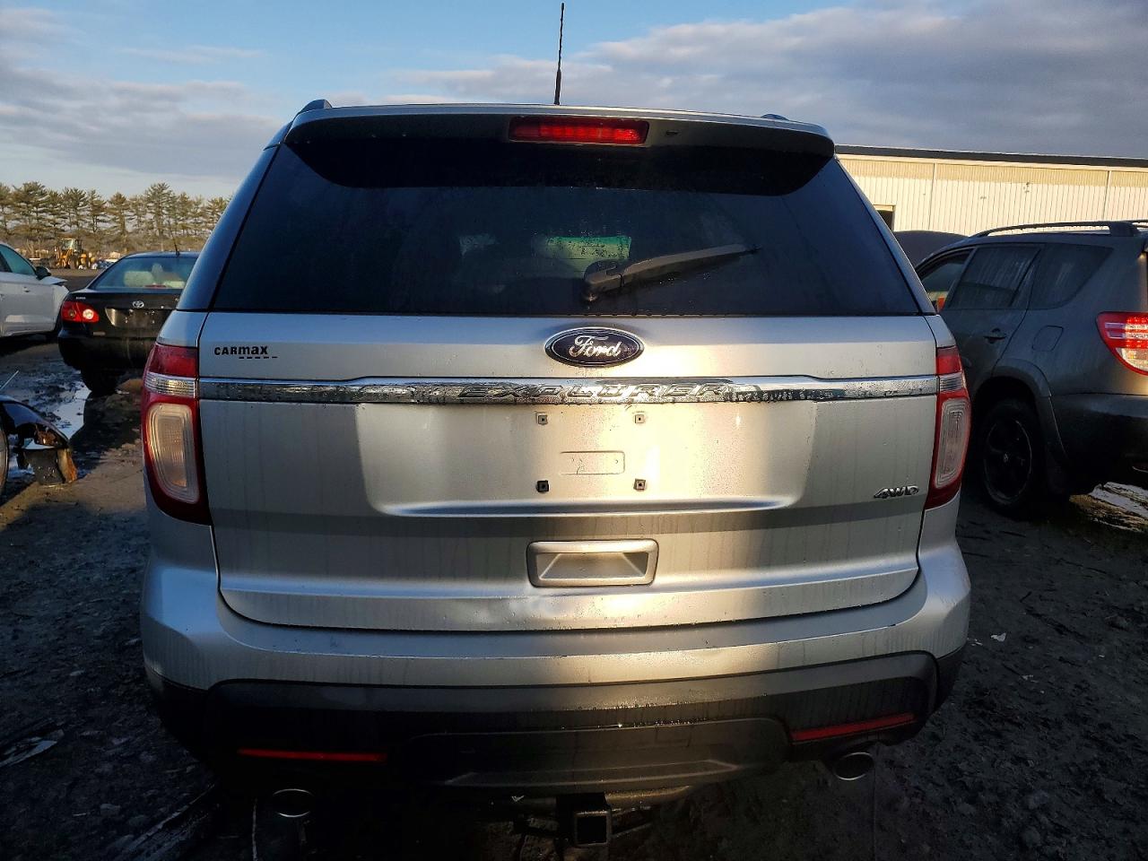 2015 FORD EXPLORER photo 6