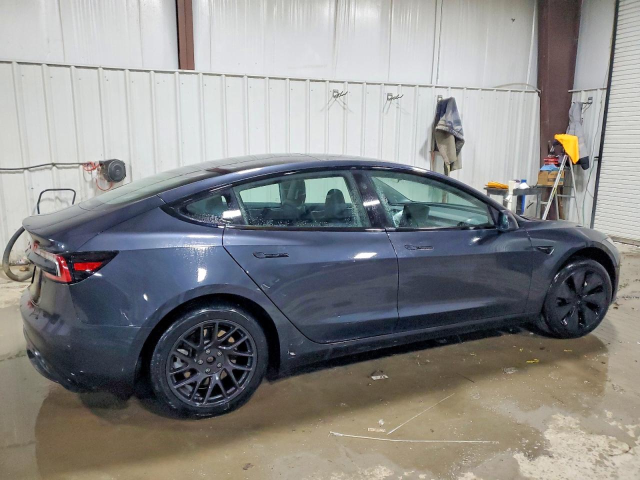 2024 TESLA MODEL 3 photo 3