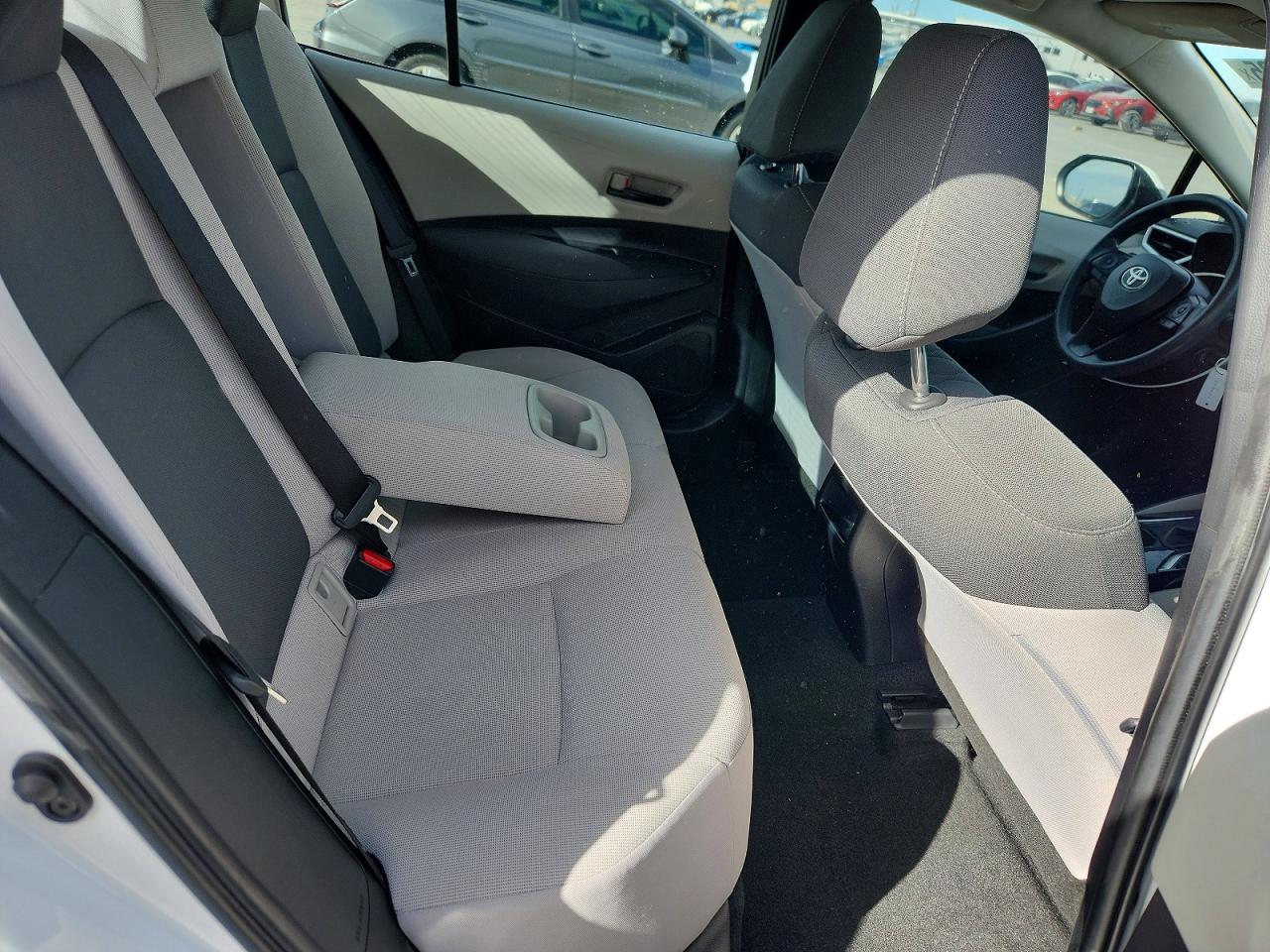 2022 TOYOTA COROLLA LE photo 10