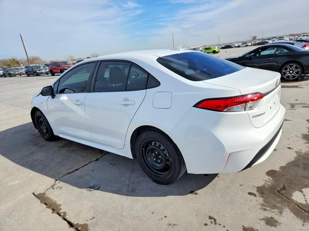 2022 TOYOTA COROLLA LE photo 2