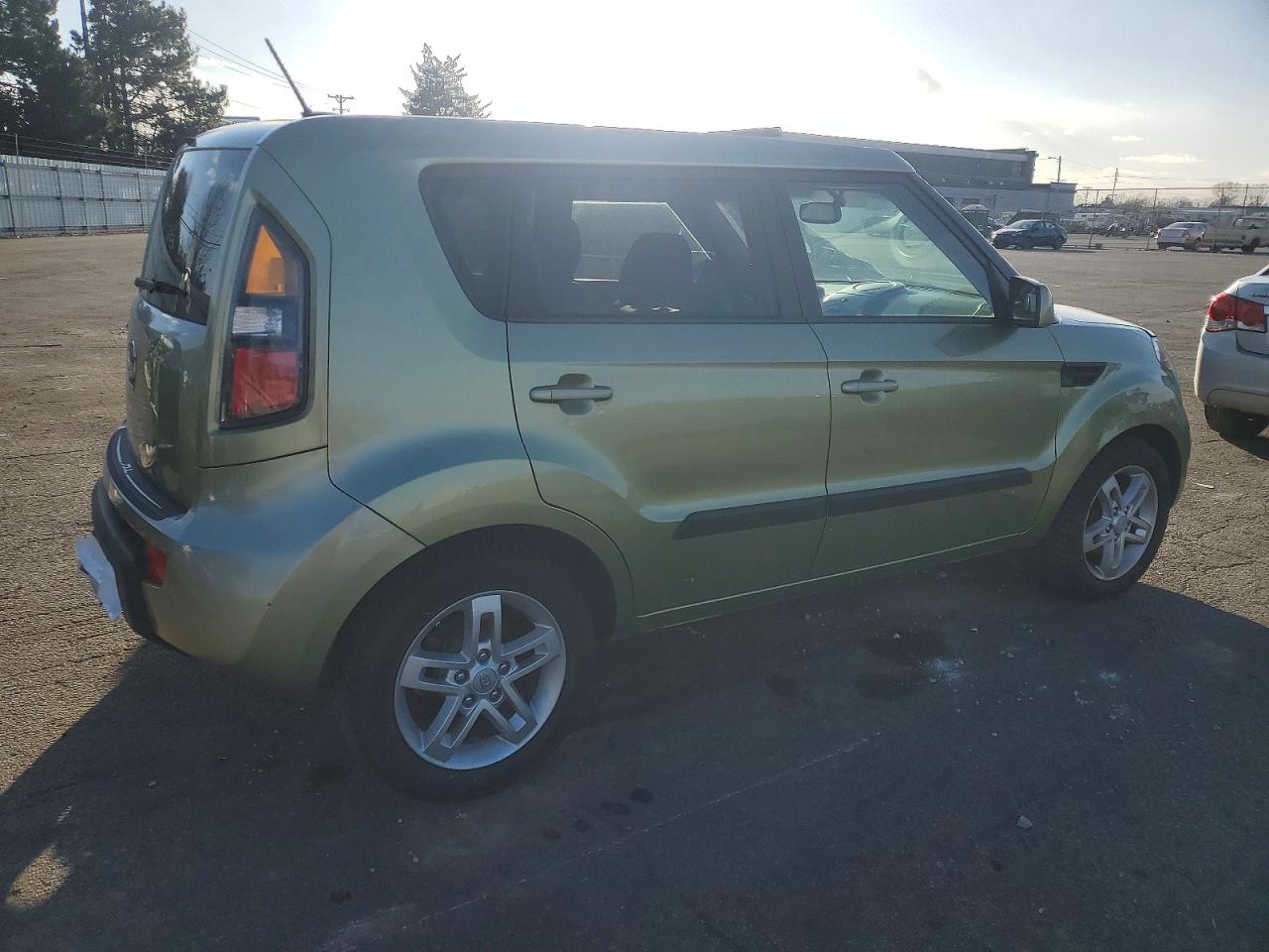 2011 KIA SOUL + photo 3