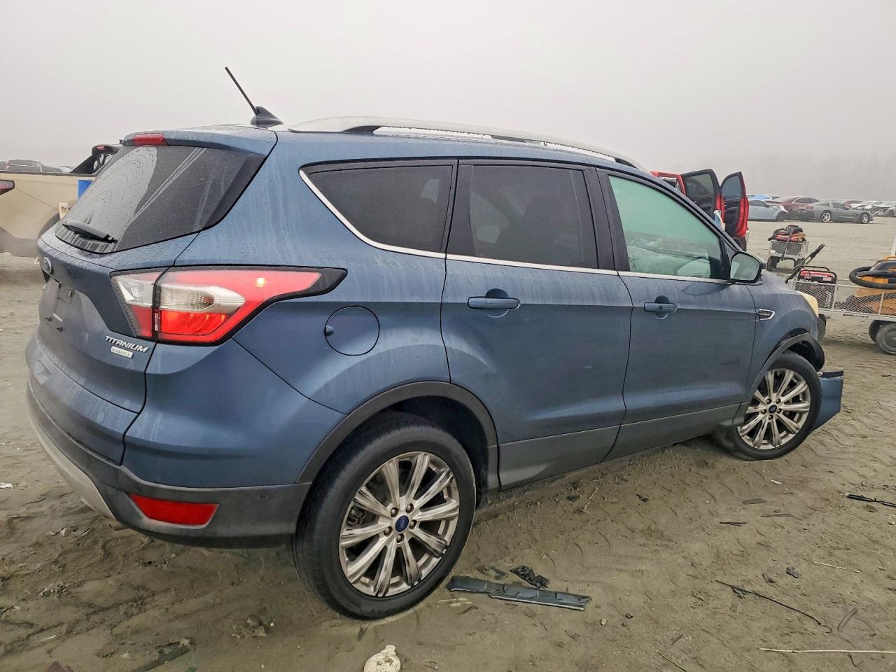 2018 FORD ESCAPE TITANIUM photo 3