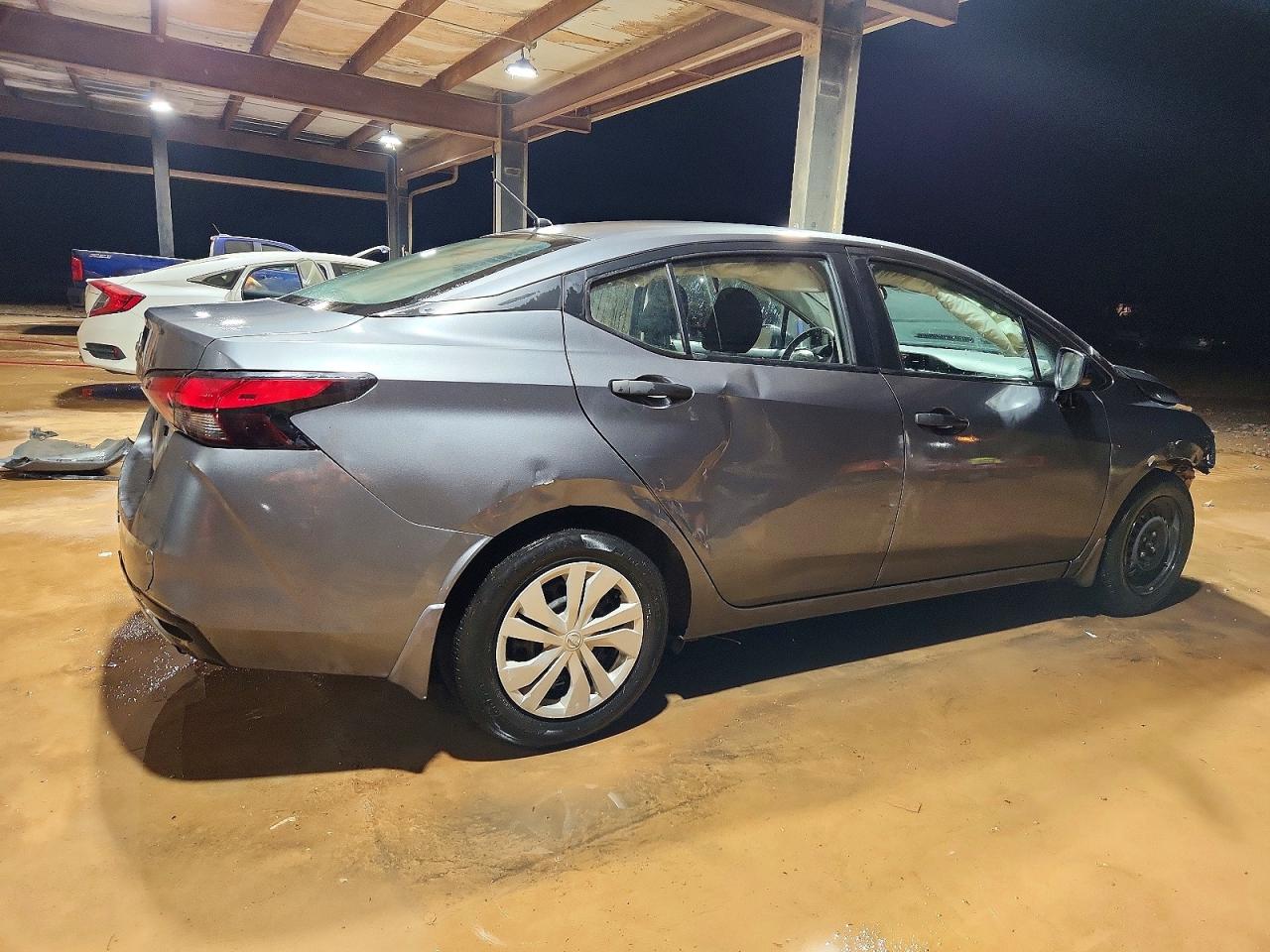 2021 NISSAN VERSA S photo 3