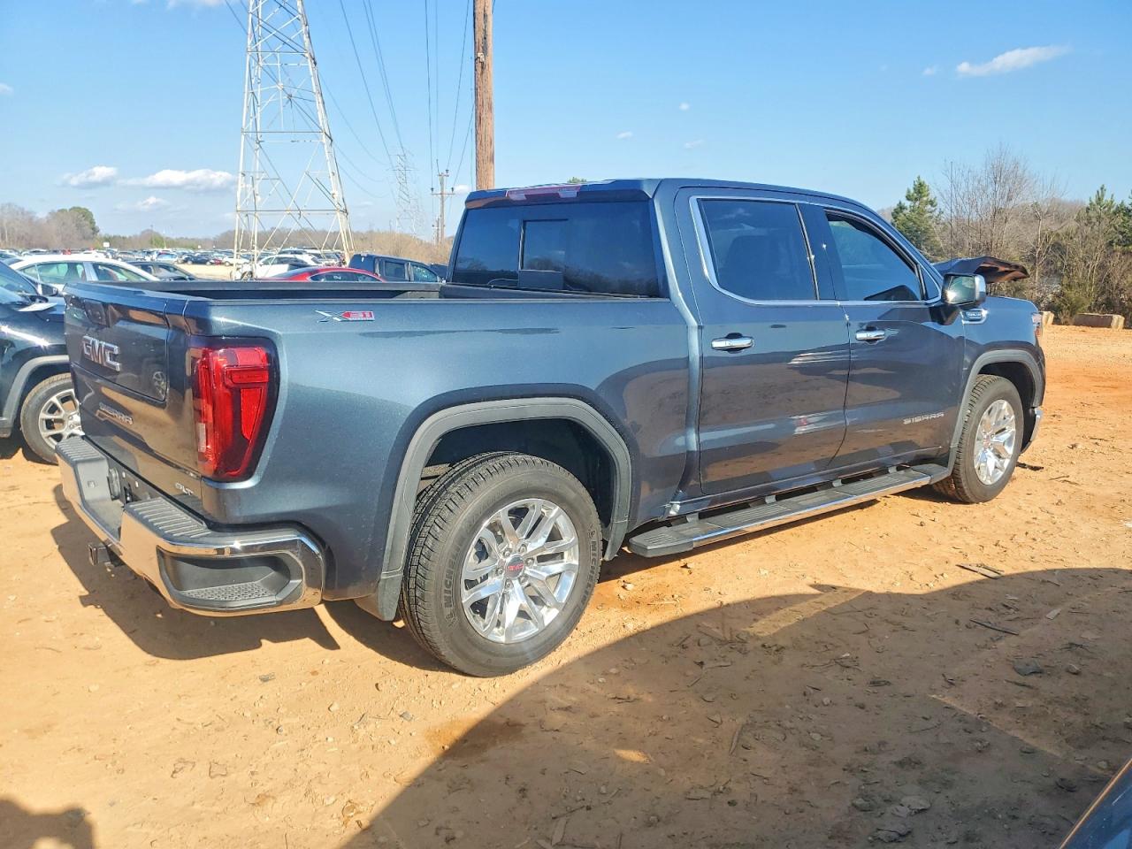 2020 GMC SIERRA K1500 SLT photo 3