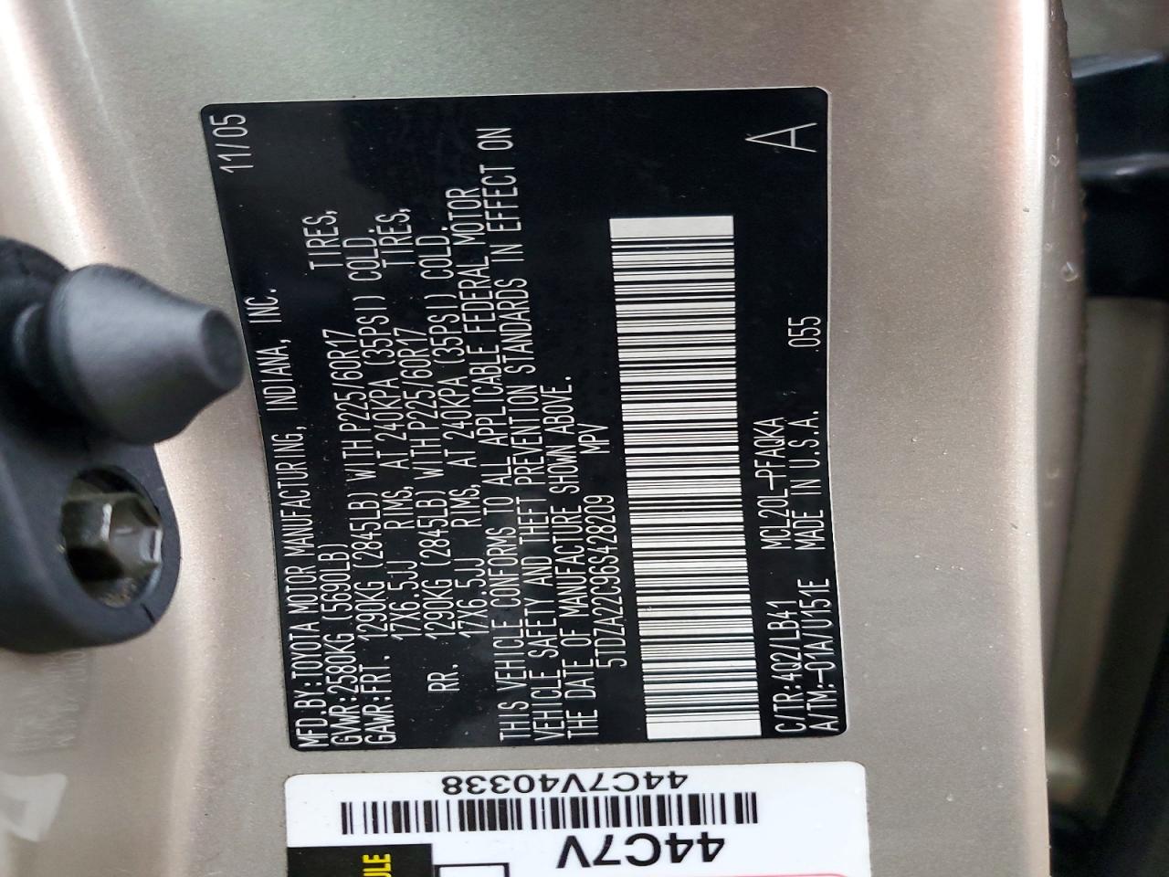 2006 TOYOTA SIENNA XLE photo 13