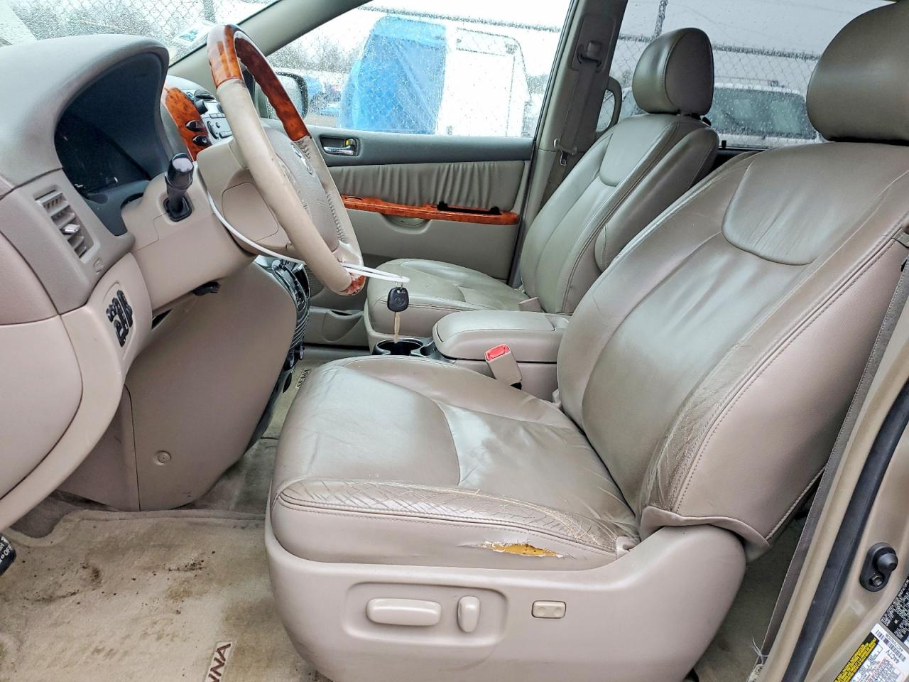2006 TOYOTA SIENNA XLE photo 7