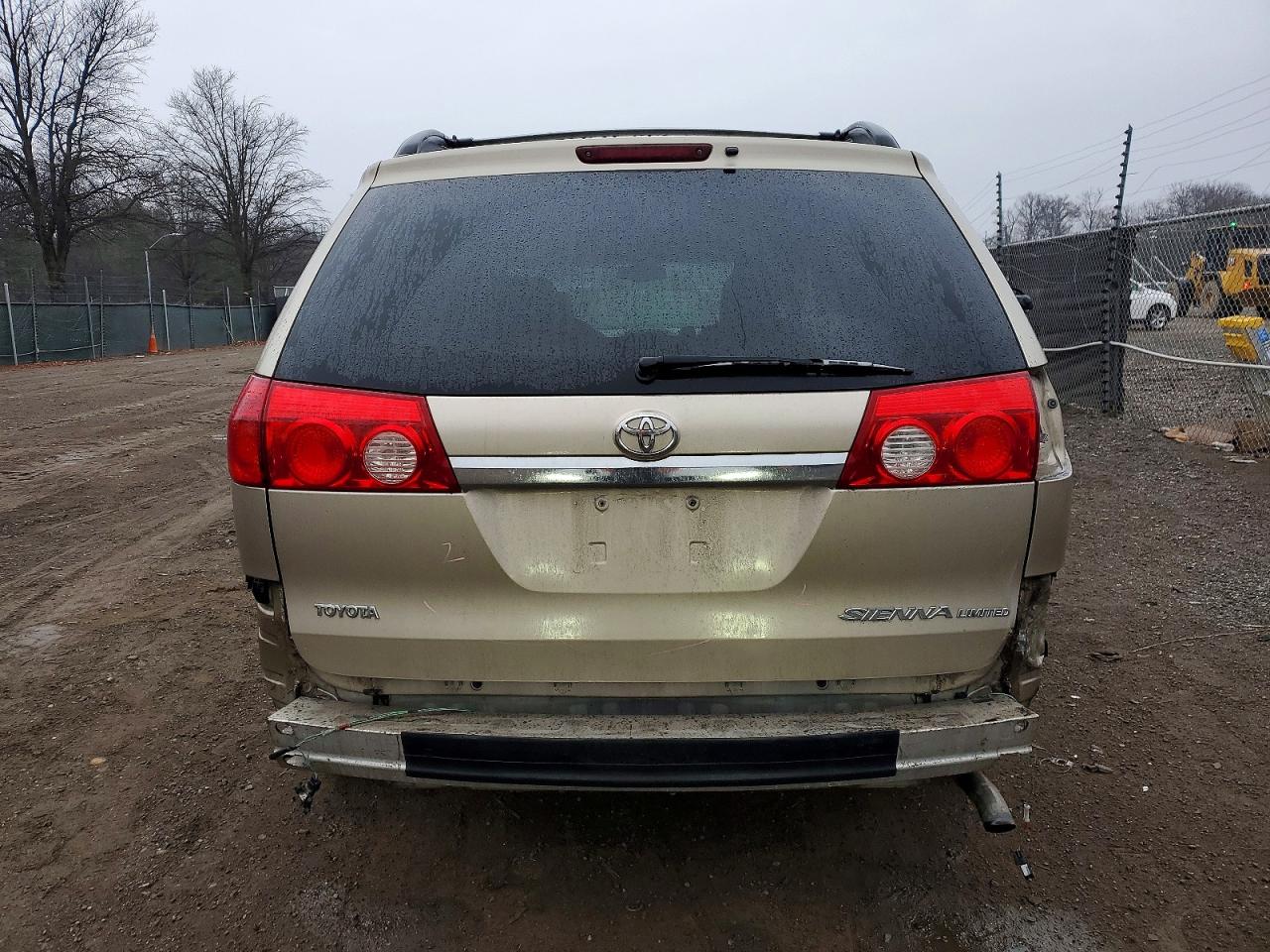 2006 TOYOTA SIENNA XLE photo 6
