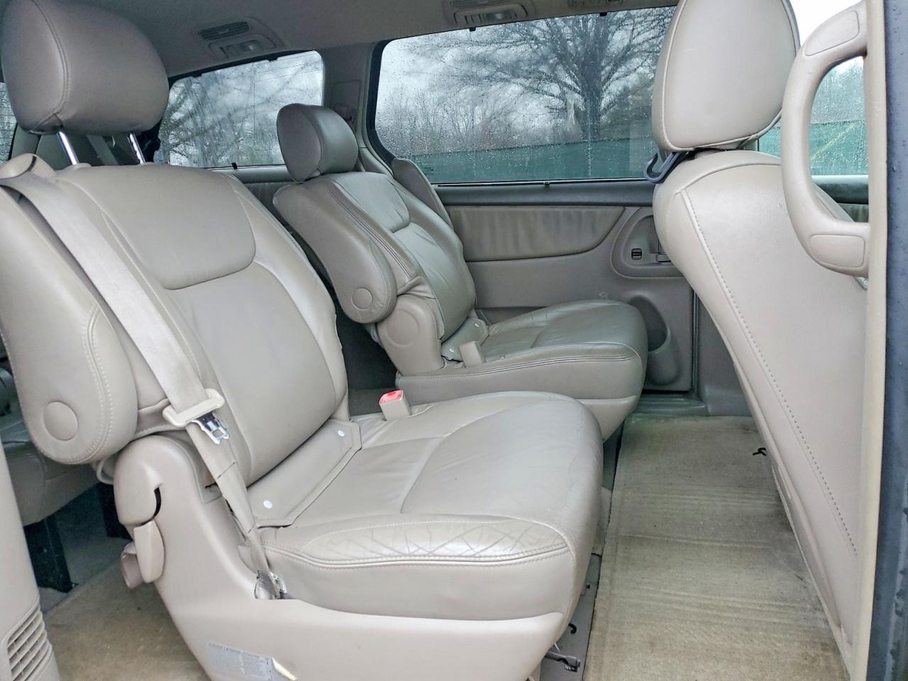 2006 TOYOTA SIENNA XLE photo 11