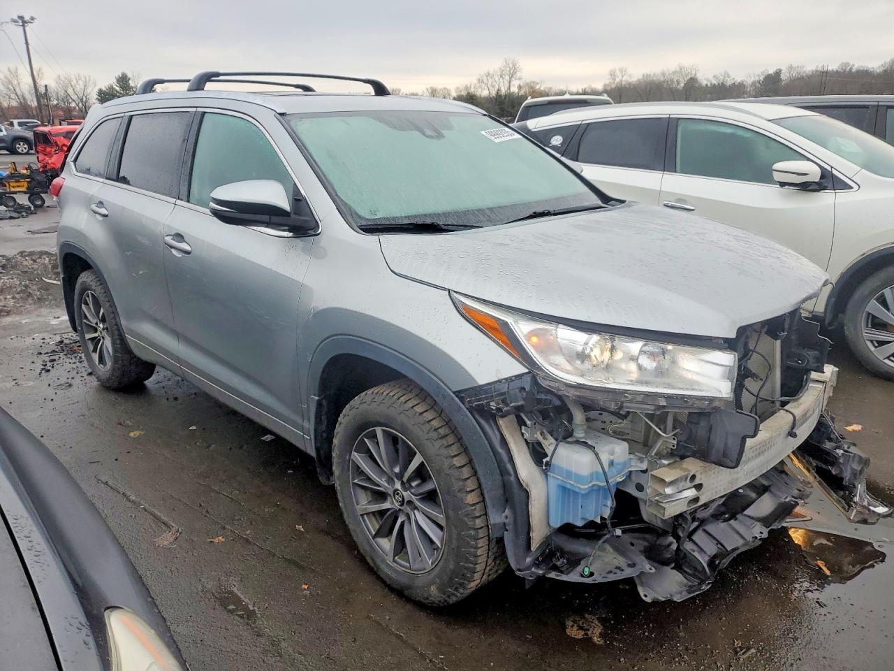2018 TOYOTA HIGHLANDER SE photo 4