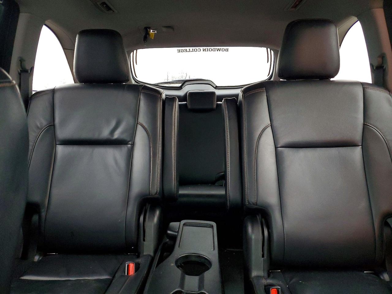 2018 TOYOTA HIGHLANDER SE photo 10