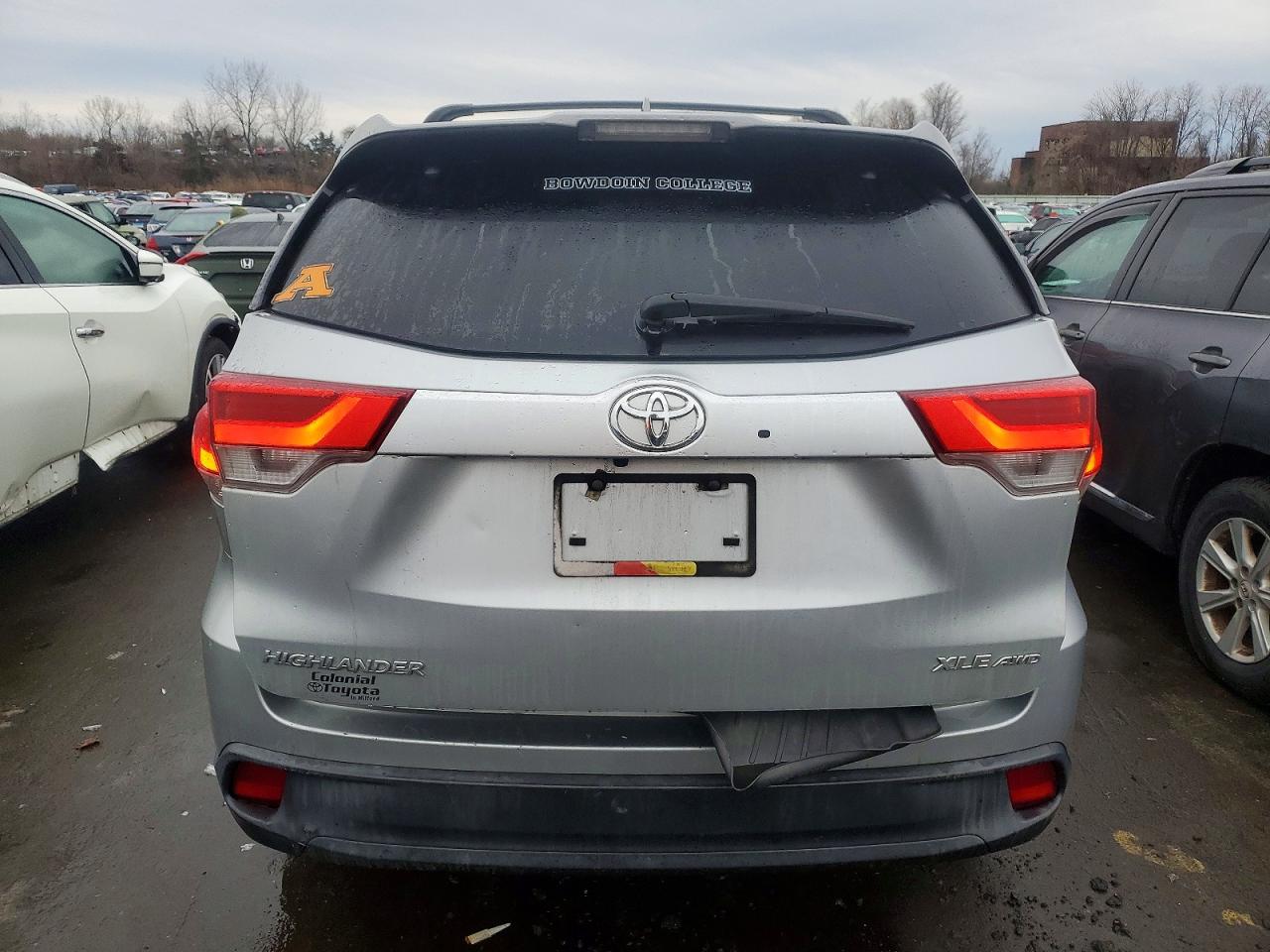 2018 TOYOTA HIGHLANDER SE photo 6