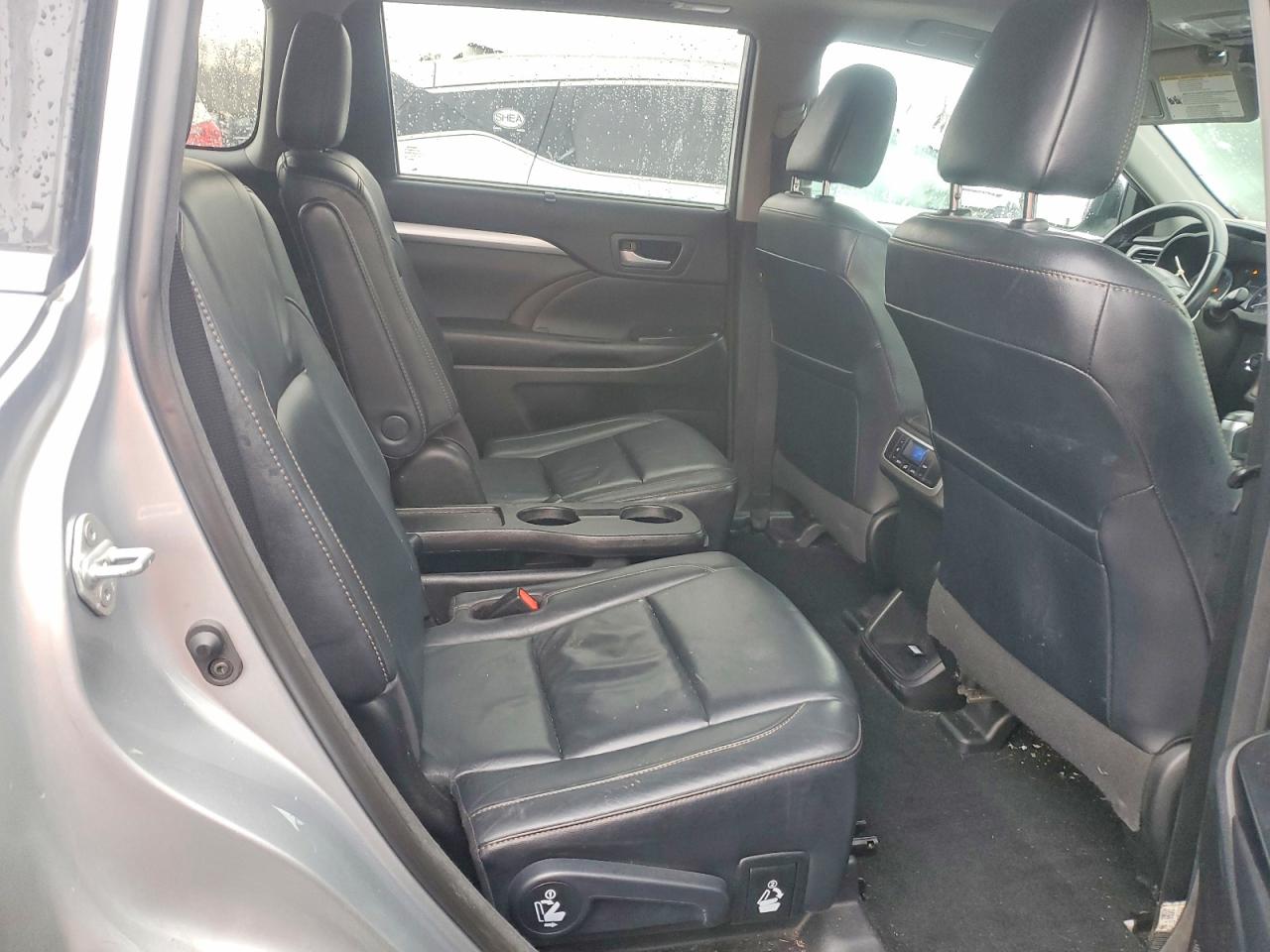 2018 TOYOTA HIGHLANDER SE photo 11