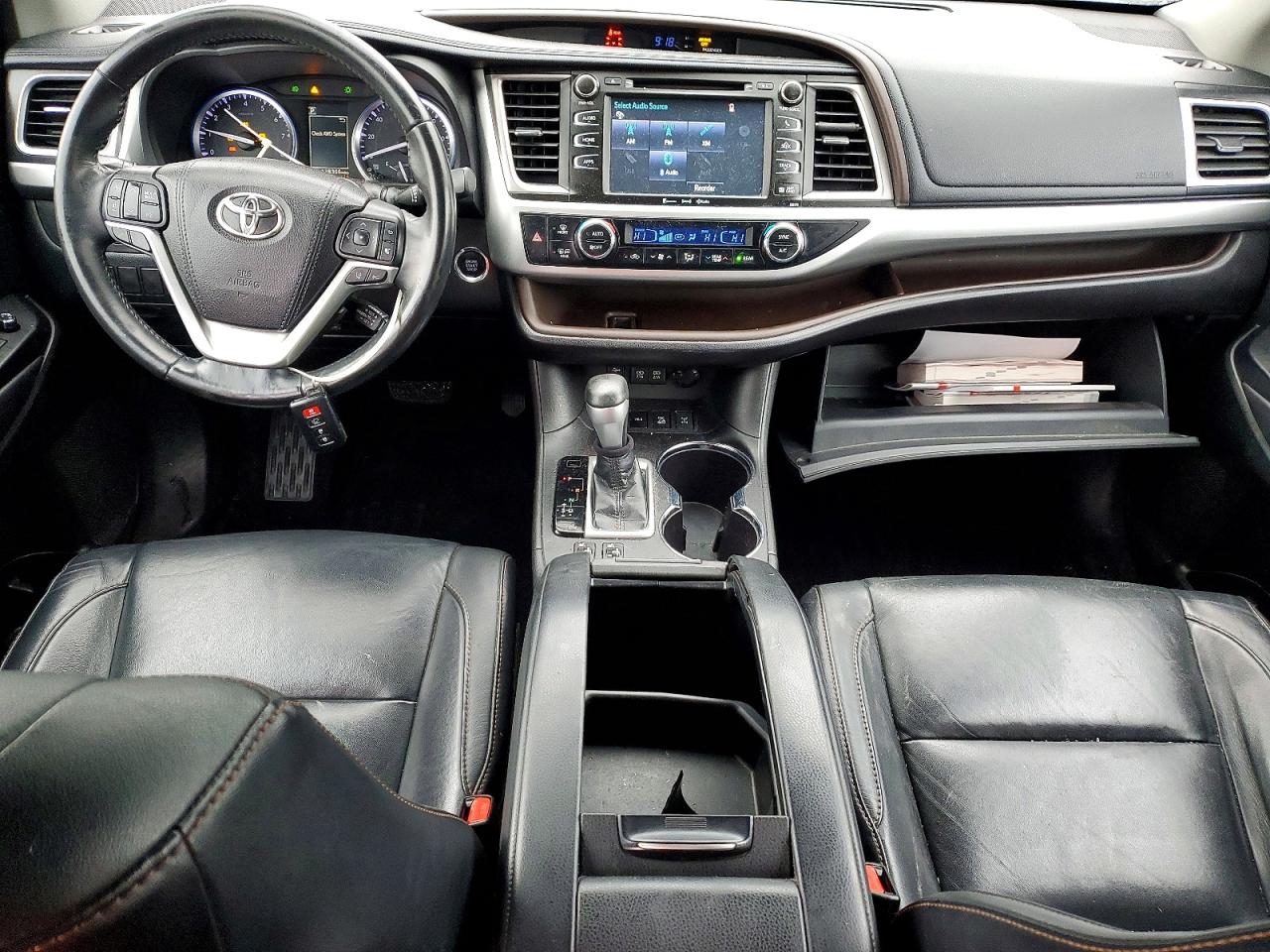 2018 TOYOTA HIGHLANDER SE photo 8