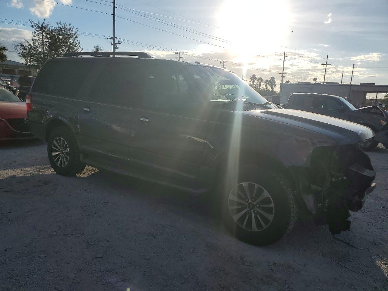 2015 FORD EXPEDITION EL XLT photo 4