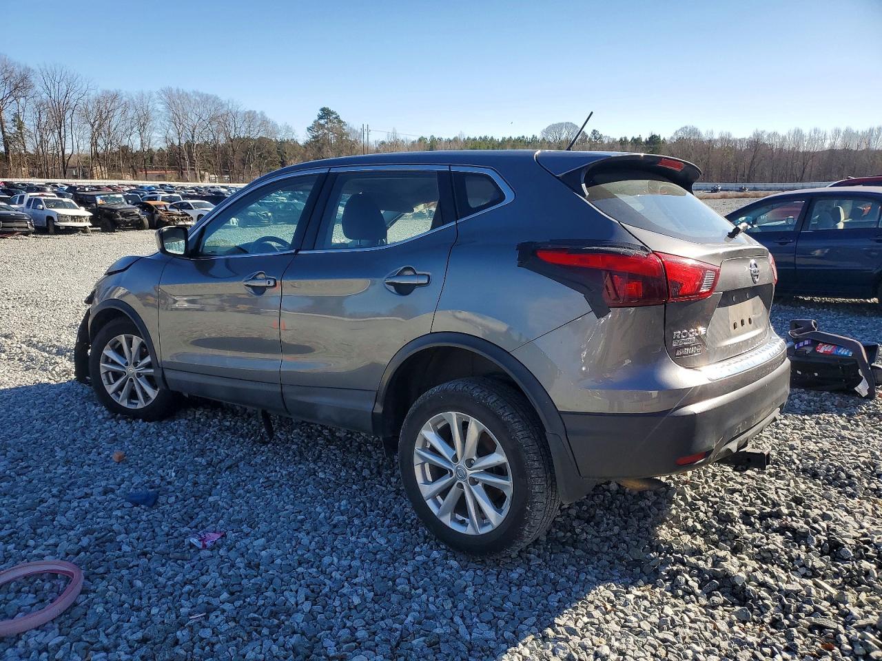 2018 NISSAN ROGUE SPORT S photo 2
