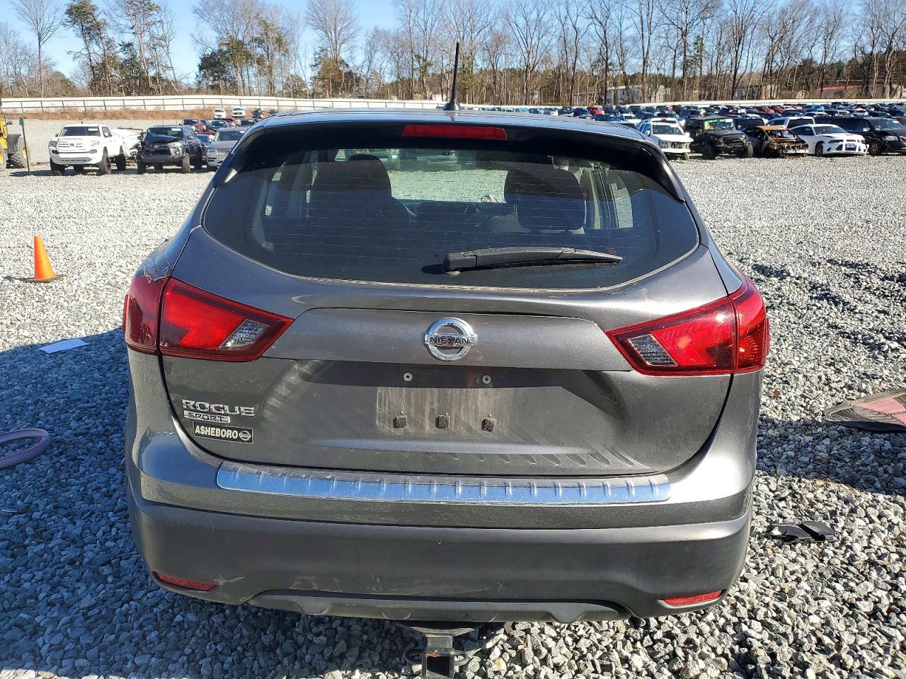 2018 NISSAN ROGUE SPORT S photo 6