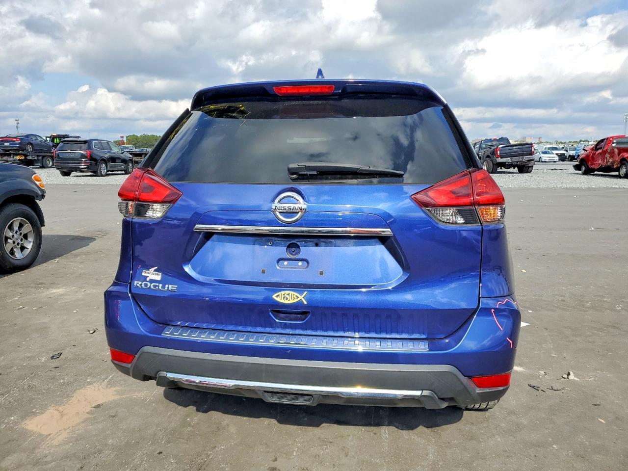 2017 NISSAN ROGUE S photo 6