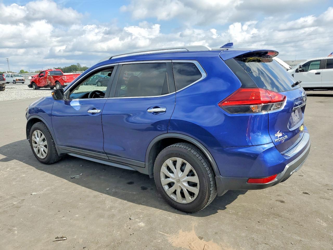 2017 NISSAN ROGUE S photo 2