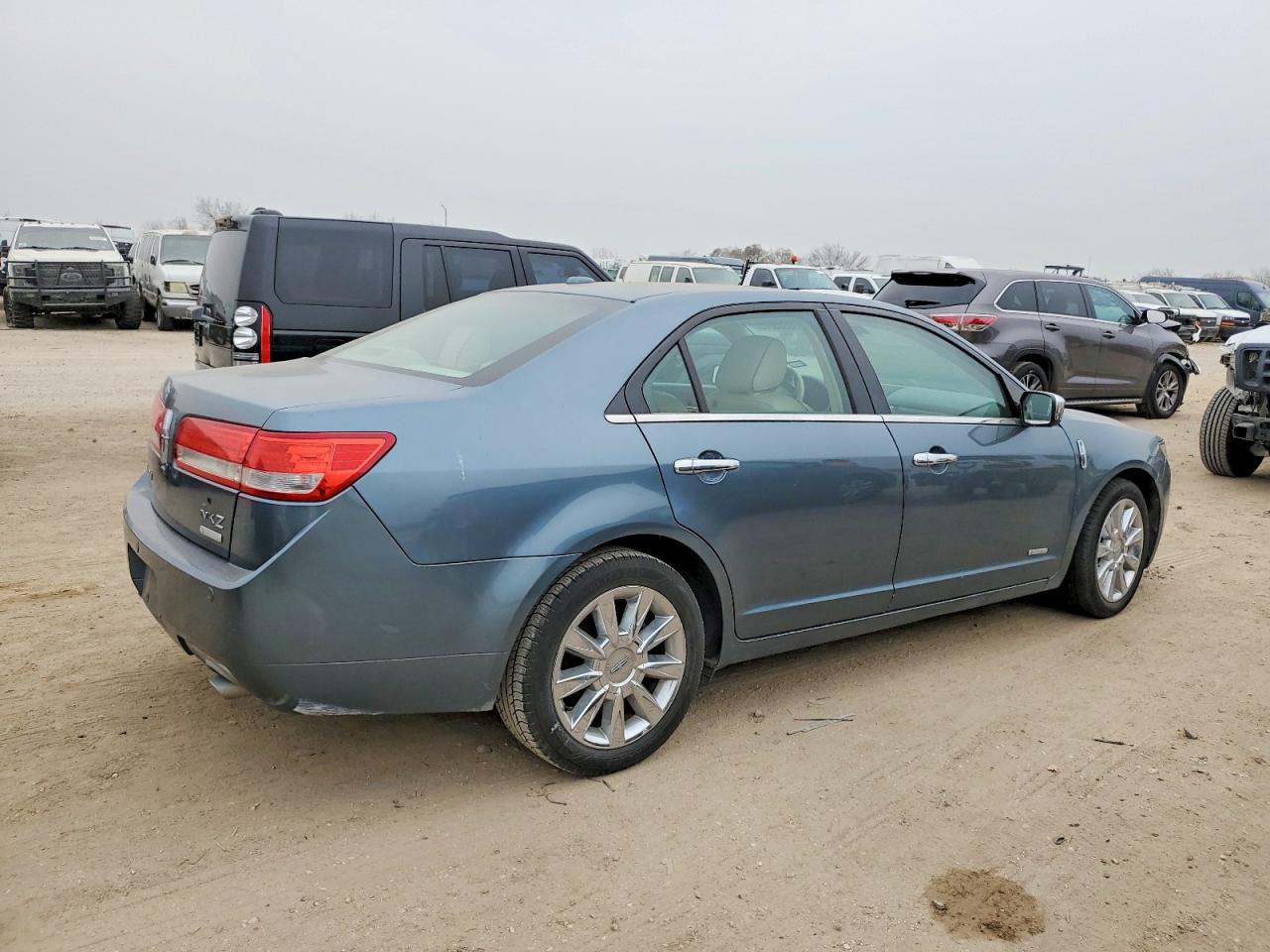2011 LINCOLN MKZ HYBRID photo 3