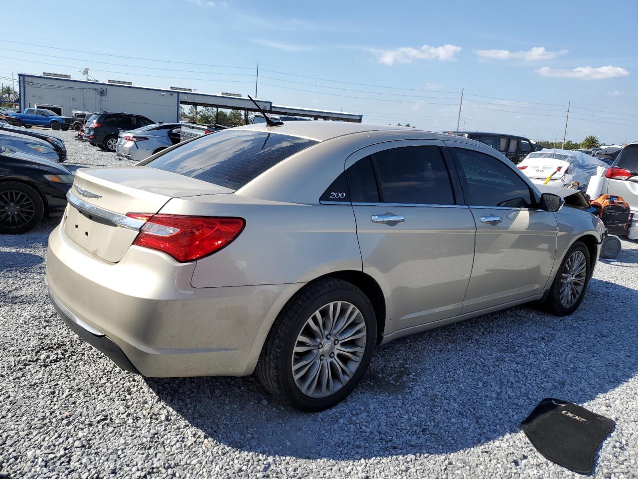 2013 CHRYSLER 200 LIMITED photo 3