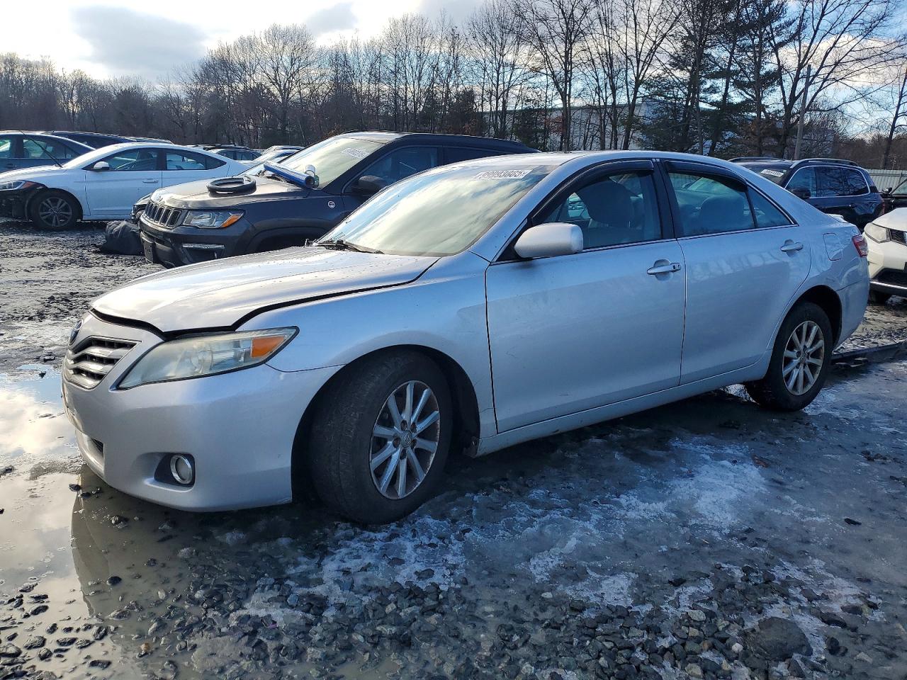 2011 TOYOTA CAMRY