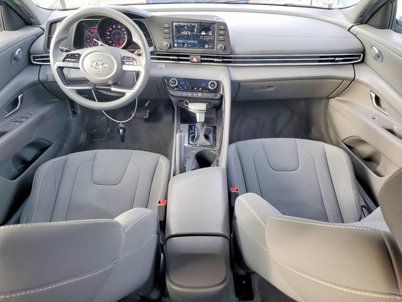 2022 HYUNDAI ELANTRA SEL photo 8