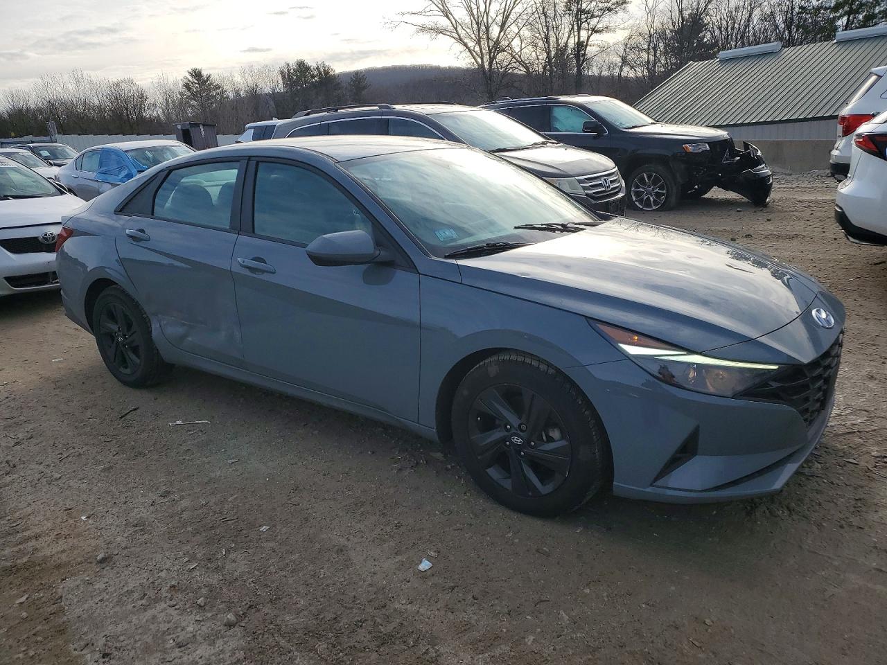 2022 HYUNDAI ELANTRA SEL photo 4