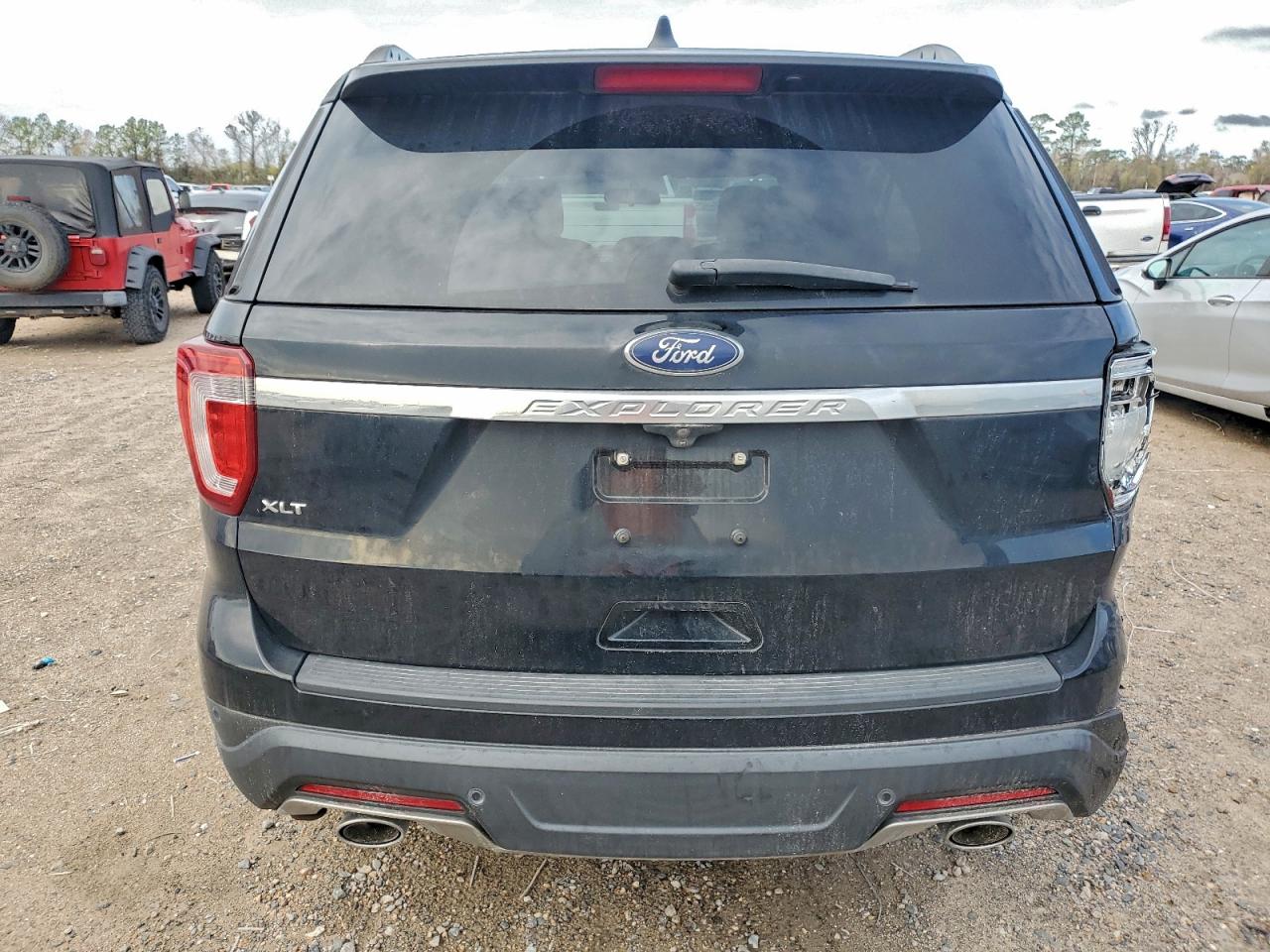 2018 FORD EXPLORER XLT photo 6