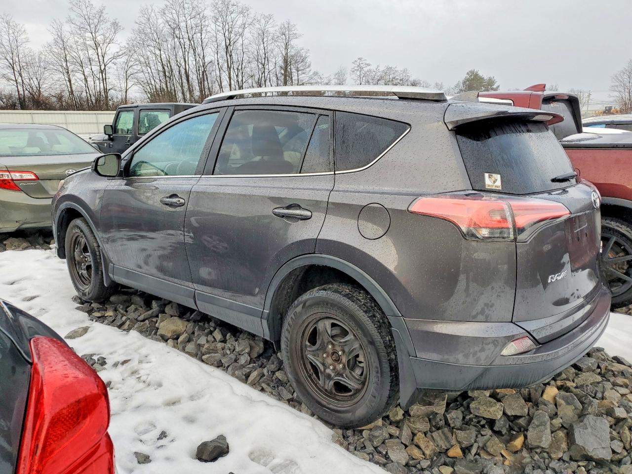 2016 TOYOTA RAV4 LE photo 2