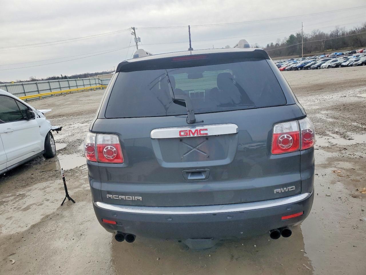 2011 GMC ACADIA SLE photo 6