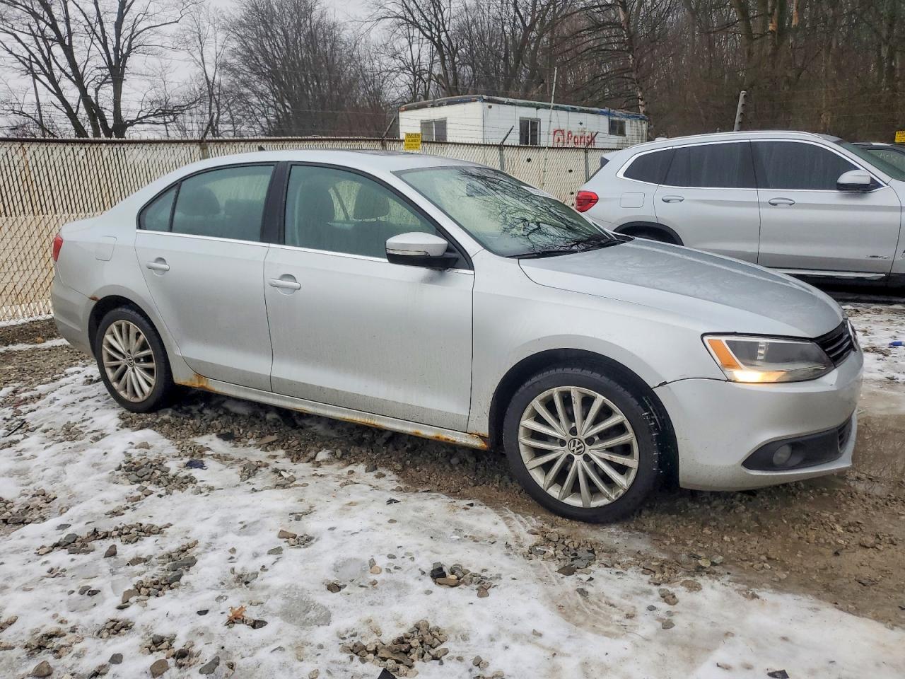 2011 VOLKSWAGEN JETTA SEL photo 4