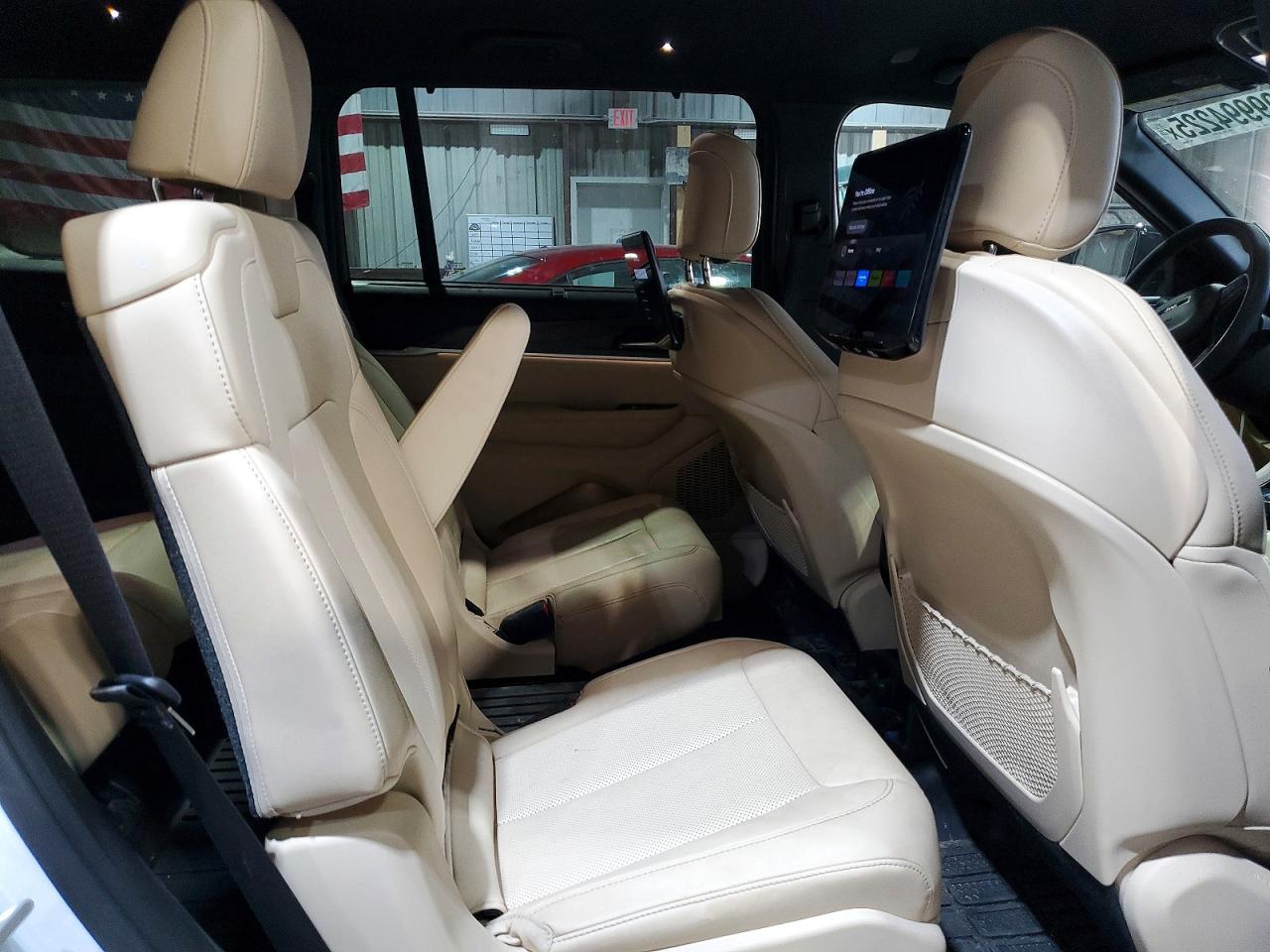 2023 JEEP GRAND CHEROKEE L LIMITED photo 11