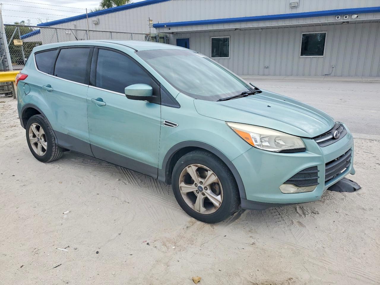 2013 FORD ESCAPE SE photo 4